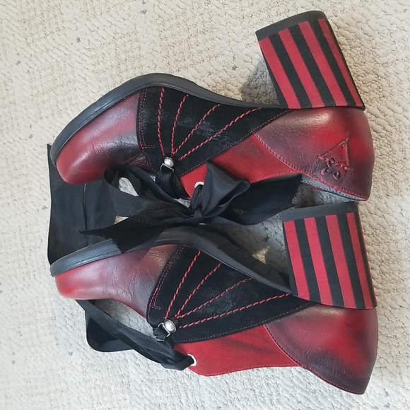 Maciejka Red Ankle Boot Shoes - Picture 5 of 16